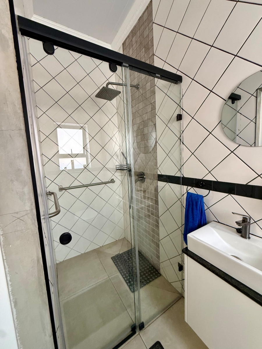 5 Bedroom Property for Sale in Tafelzicht Western Cape
